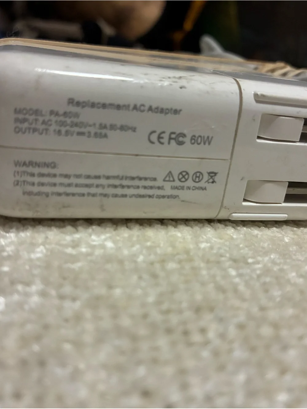 White Magnetic Power Adapter Charger for Tablet